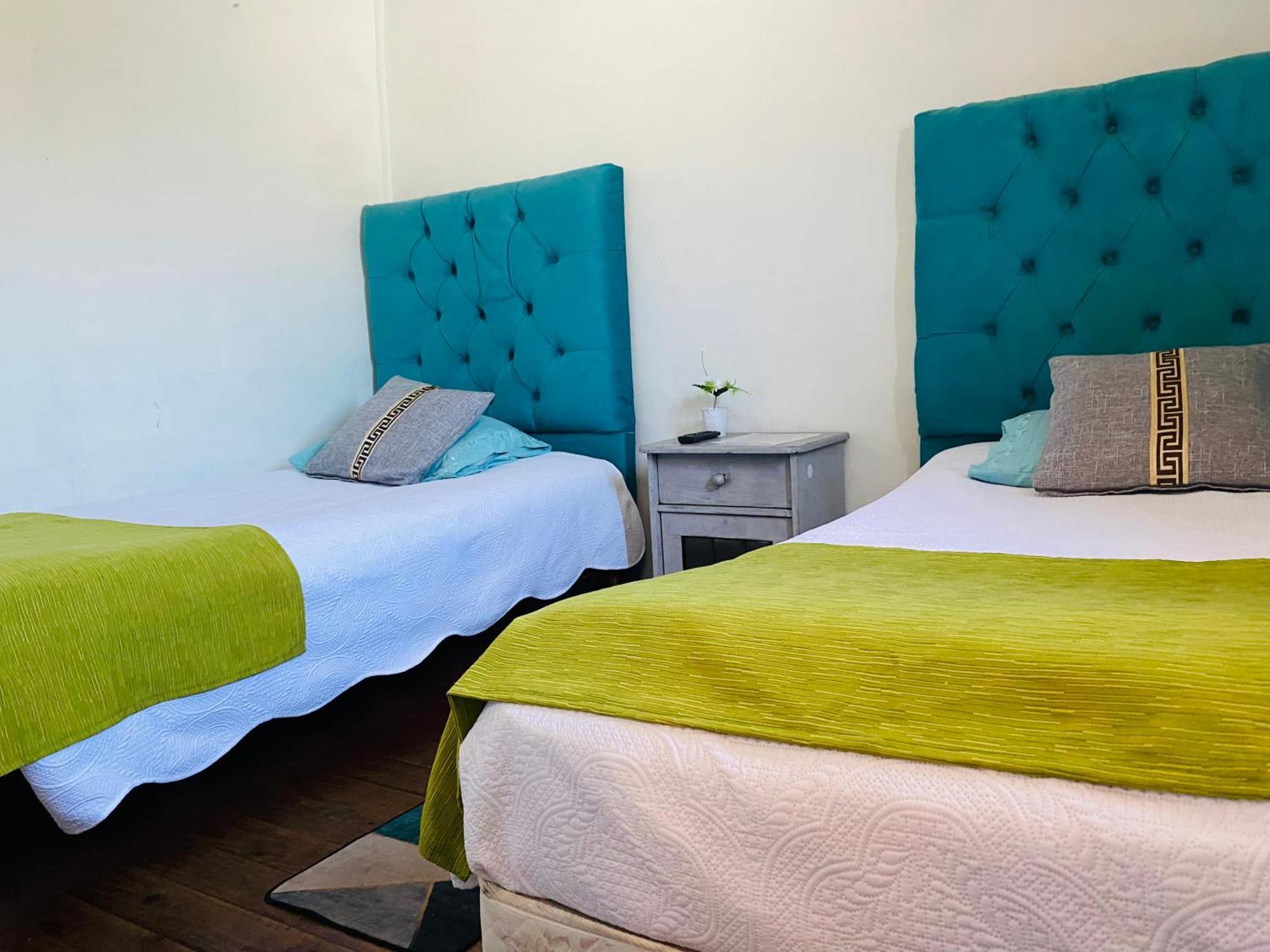 Hostal 3 Norte 산 안토니오 외부 사진